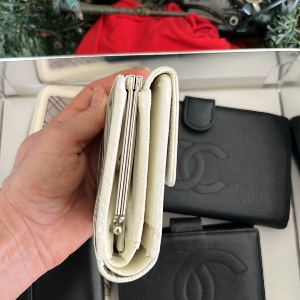 Burberry London Novacheck bifold with kiss lock / crossbody Pristine condition - Picture 5 of 9